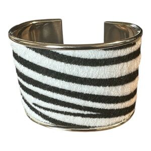 Zebra Stripe Faux Fur Cuff Bracelet – Bold - New